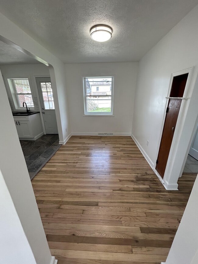 Photo - 2019 Oregon Ave