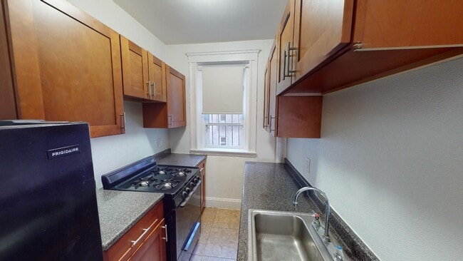 Photo - Avl NOW No Fee! Split-style 2BR near Kenmore, BU, Northeastern, Longwood!
