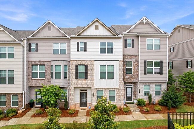 Building Photo - 528 Sonata Walk