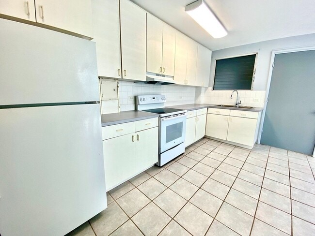 Photo - 2nd floor walk-up Makiki 1-bedroom, 1-bathroom, Near Punahou, UH Manoa, Kapiolani Hospital Unit 210