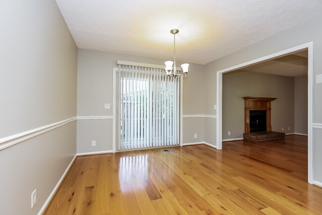 Photo - 225 Richmond Dr