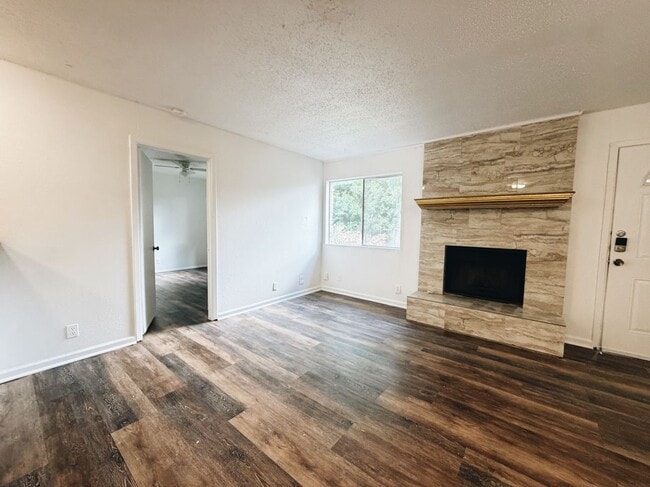 Photo - 9906 Hundred Oaks Cir Unit B