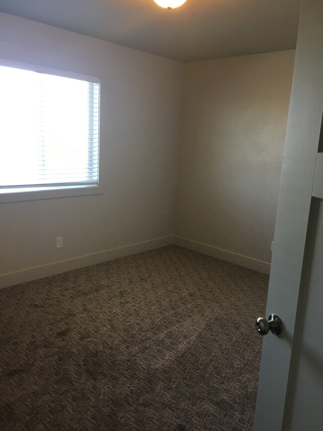 Photo - 668 Caribou St Unit 2