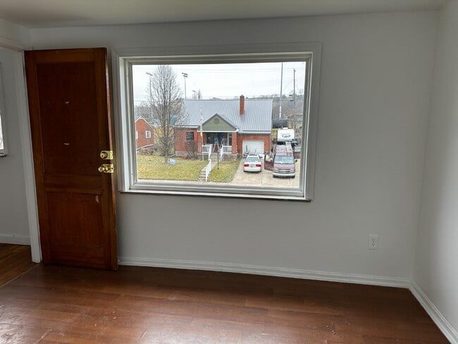Photo - 9070 Lew Wallace Dr