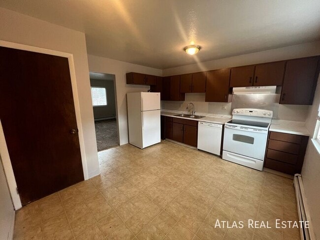Building Photo - 4206 Forest Hill Ct Unit D
