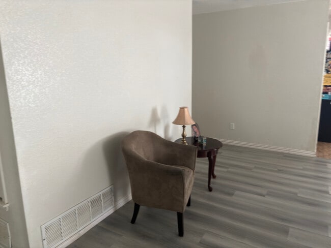 Photo - 1103 Travis Cir