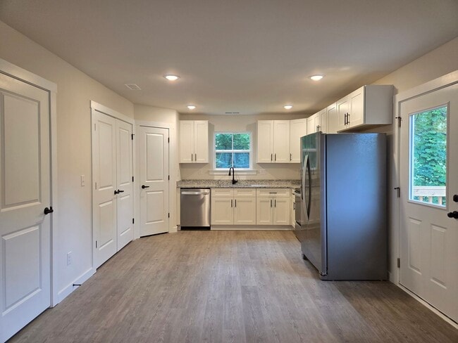 106 10th Ave SE