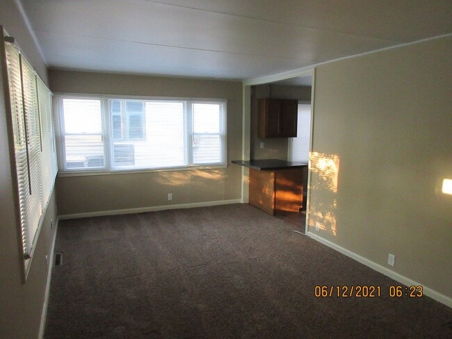 Photo - 2731 Stanford Ave