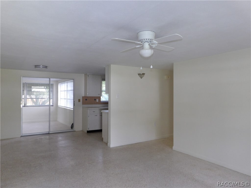 Photo - 8 E Golden St