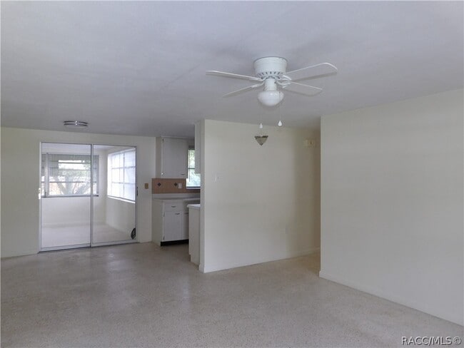 Photo - 8 E Golden St