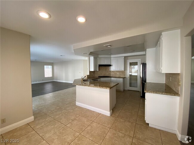 Building Photo - 9312 Angelfish Dr Rental