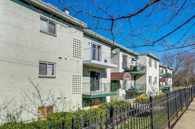 Photo - 450a Condon Terrace SE Unit ID1385959P