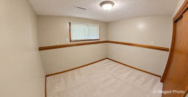 Photo - 2041 Shirley Ln