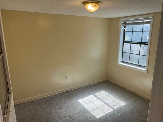 Photo - 1801 Goodyear Ave Unit B