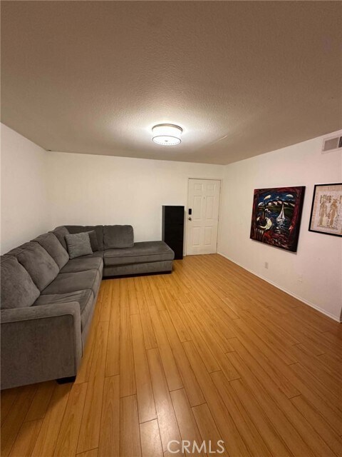 7641 Reseda Blvd