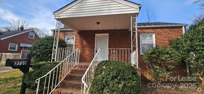 Building Photo - 3739 McMillan St Rental