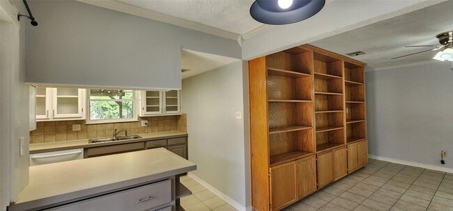 Photo - 2527 Meandering Trail