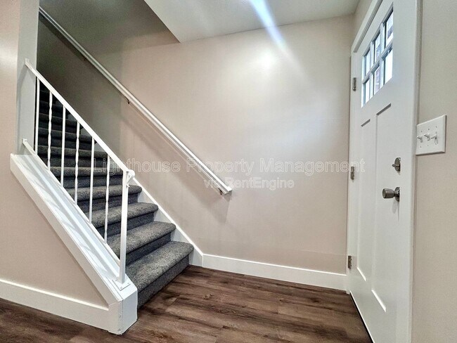 Photo - 2855 Taft Ave SW