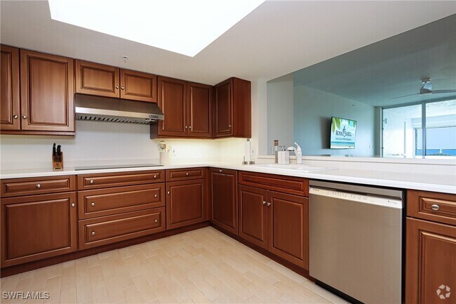 Building Photo - 60 Seagate Dr Unit 704 Rental