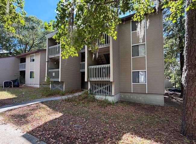 Building Photo - 109 SE 16th Ave Unit Q301