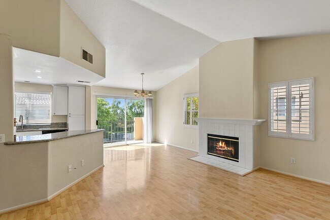 Building Photo - 89 Fleurance St Rental