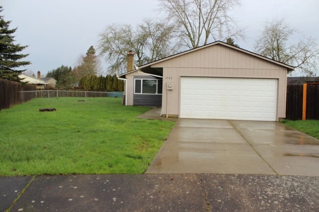 Building Photo - 3 bedroom, 1 bath home on quiet Hillsboro street