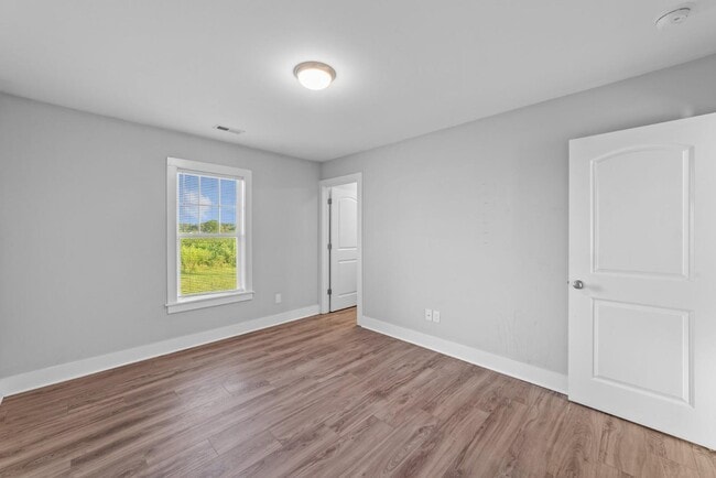 Photo - 410 Thad Little Rd