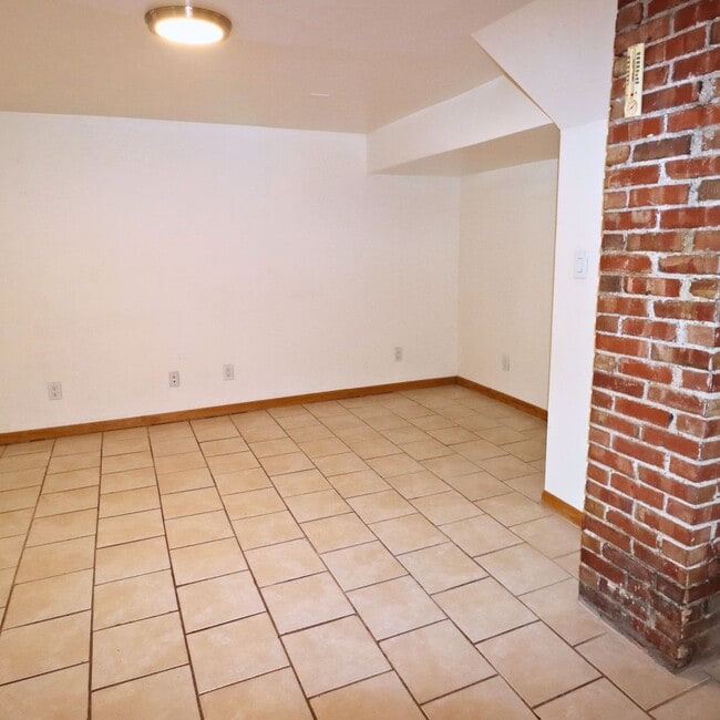 Photo - 1105 Hamilton Way Unit C