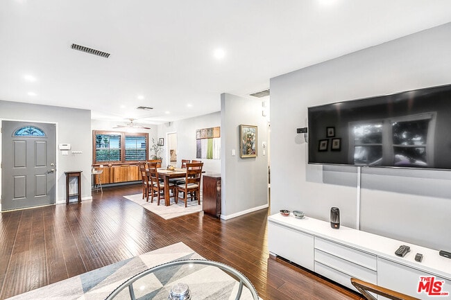 Photo - 6701 Blewett Ave