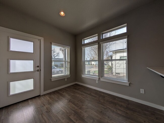 Photo - Beautiful 2 bedroom/1 bath home. Landscaping included!