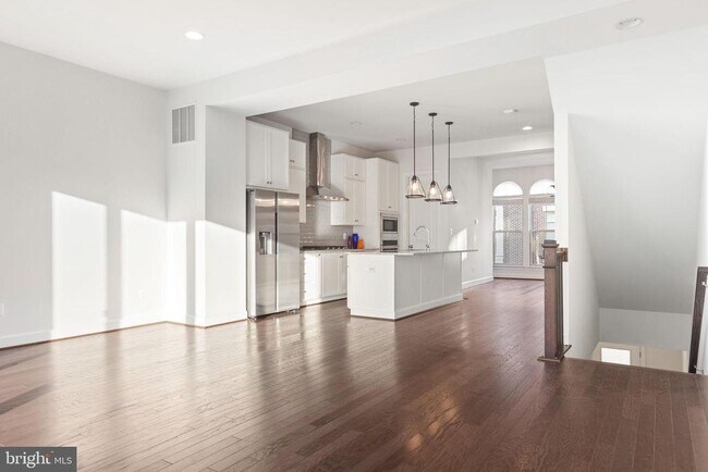 Photo - 20692 Glenmont Ter