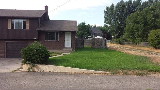 Building Photo - 1127 W 1500 S Unit 1
