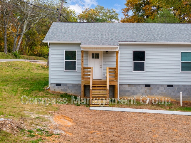 Photo - 6900 Seaver Dr NW