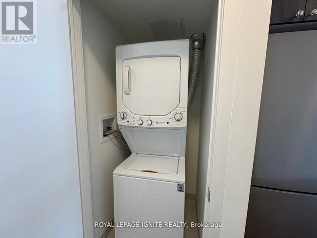 Photo - 51 Clarington Blvd Unité 107