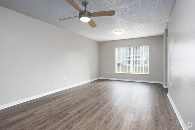3BR, 2BA - 1167SF