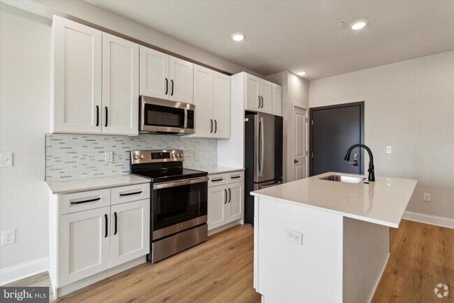 Building Photo - 2157 E Lehigh Ave Unit 207 Rental