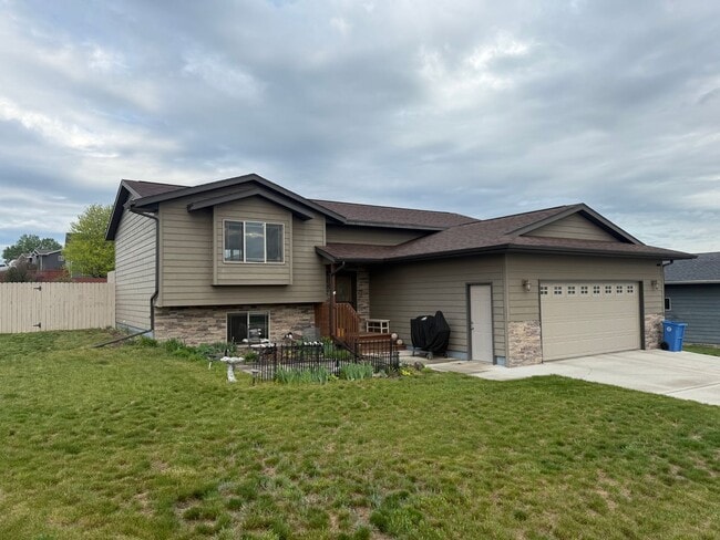 4 Bedroom, 3 Bathroom Home for Rent - 4 Bedroom, 3 Bathroom Home for Rent