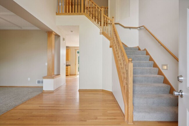 Photo - Gorgeous Single Family Home - June 1st Mov...