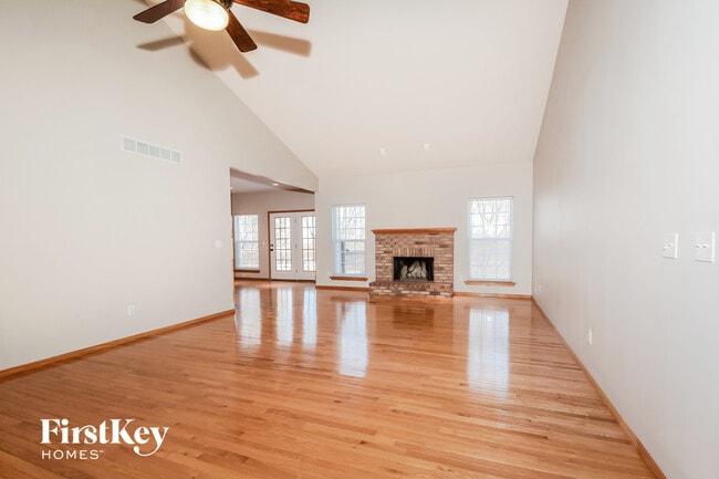 Photo - 12 Fox Bluff Ct