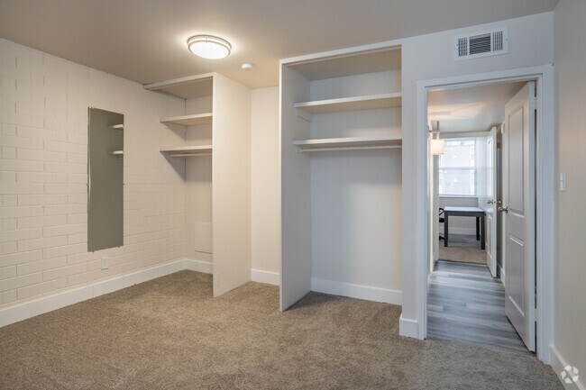 2BD, 1BA - 730 - 732SF