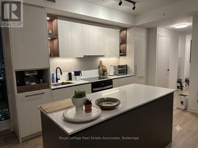Photo - 1285 Dupont St Unit 1309