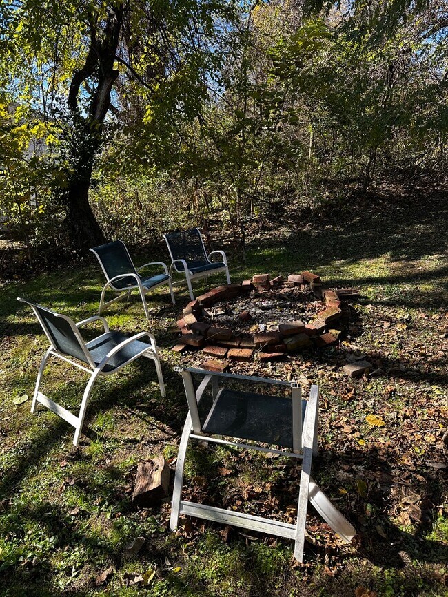 Photo - 136 Lorentz St