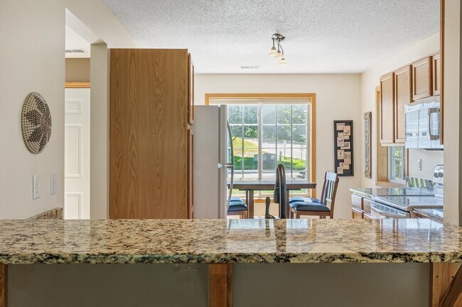 Photo - 220 Emerson Ave E