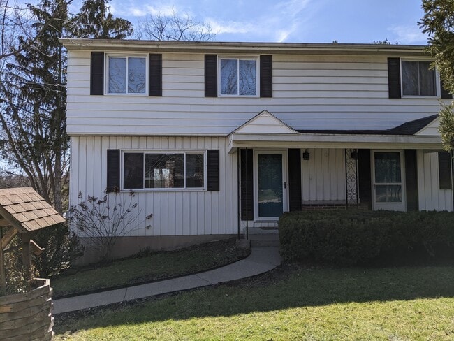 Photo - 907 Hooper Rd