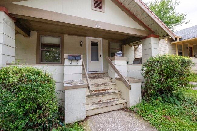 Photo - 201 Koch Ave