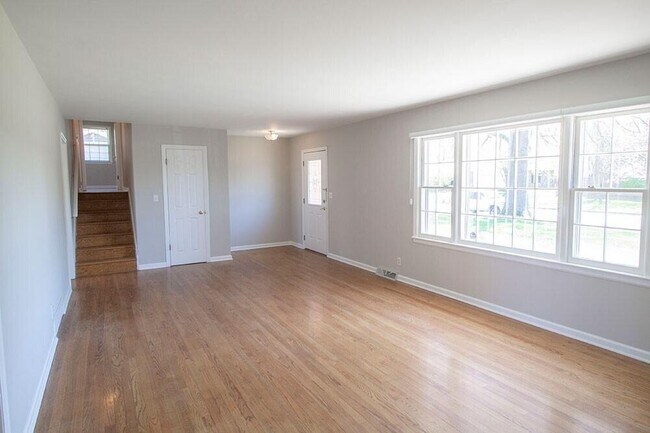 Photo - 2207 Bushnell Dr