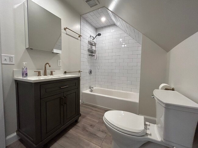 Photo - 26 Clinton Ave Unidad 2