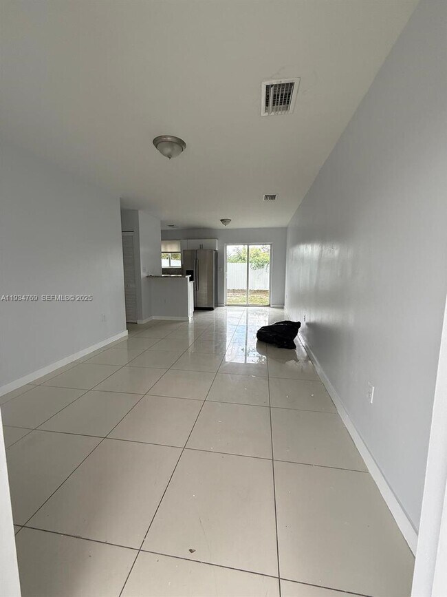 Photo - 2121 NW 72nd St