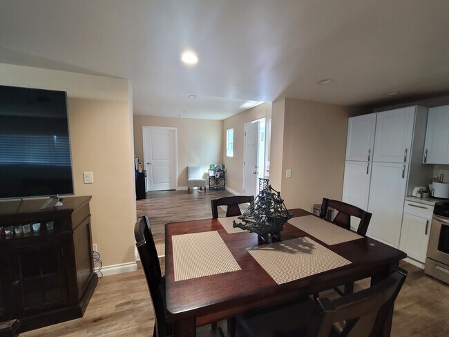 Photo - 1207 N Fries Ave Unidad 1 207