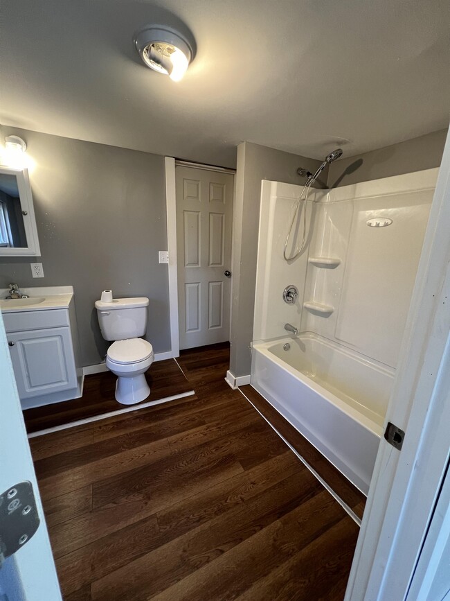 Photo - 109 S 12th St
